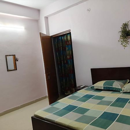 Sharda Homestay Ayodhya المظهر الخارجي الصورة