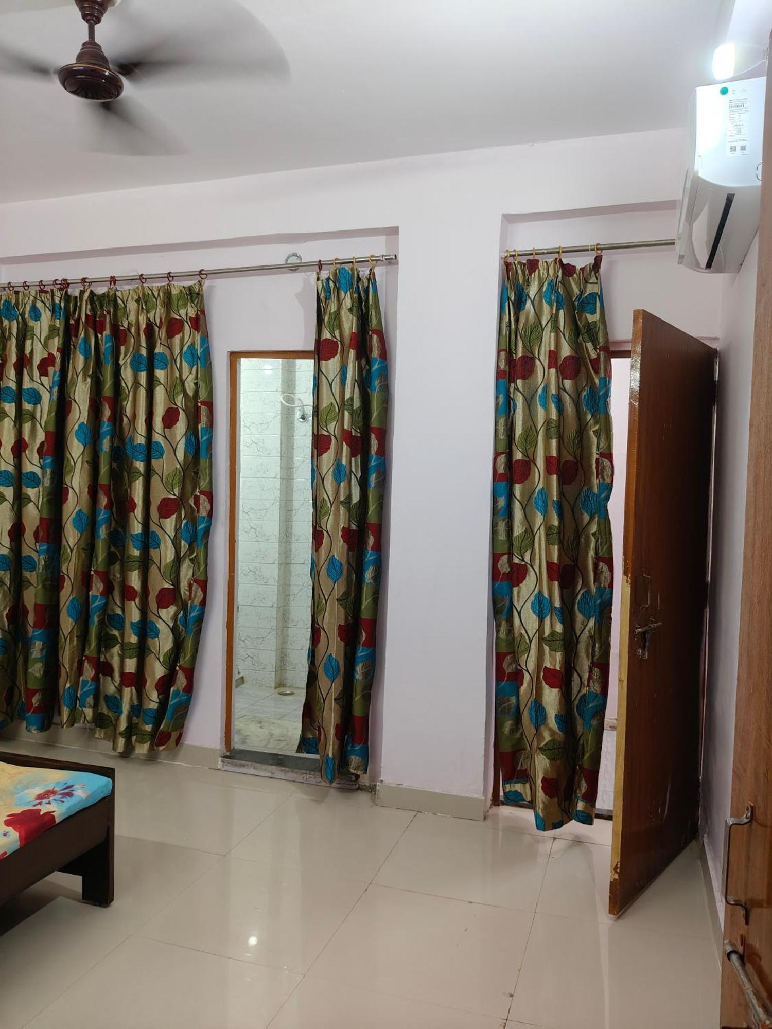 Sharda Homestay Ayodhya المظهر الخارجي الصورة